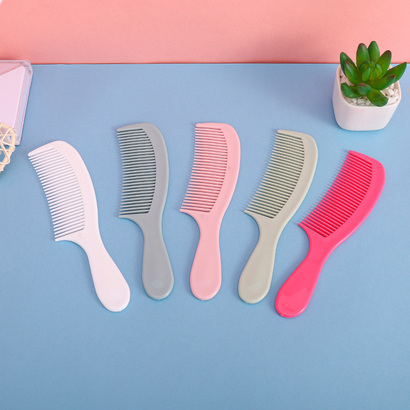 Household plastic comb wholesale fashion hair comb practical hair comb supermarket dedicated comb two yuan shop long hair comb