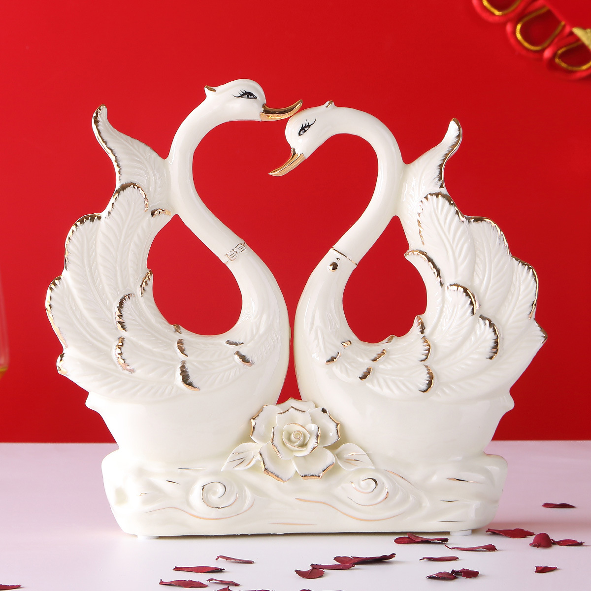 Swan ceramic ornaments home accessories living room desktop furnishings creative girlfriends wedding gifts factory direct wholesale