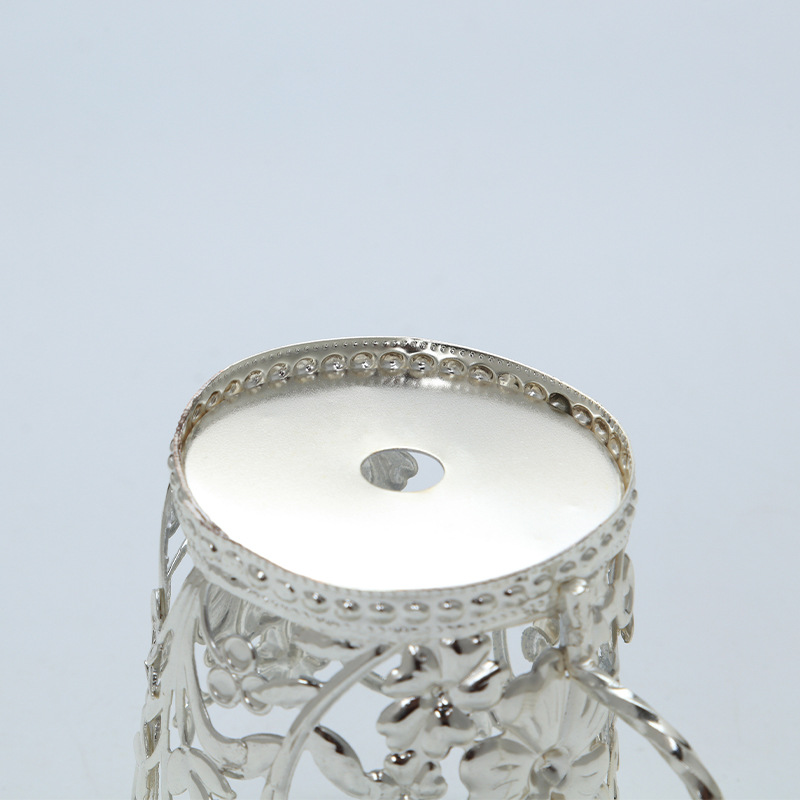 Spot wholesale wrought iron paper cup holder disposable cup insulation holder silver lace household cup cover insulation base