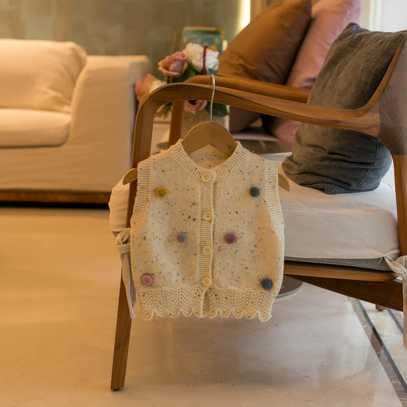 One-piece delivery 2023 Autumn New cute colorful ball vest J590