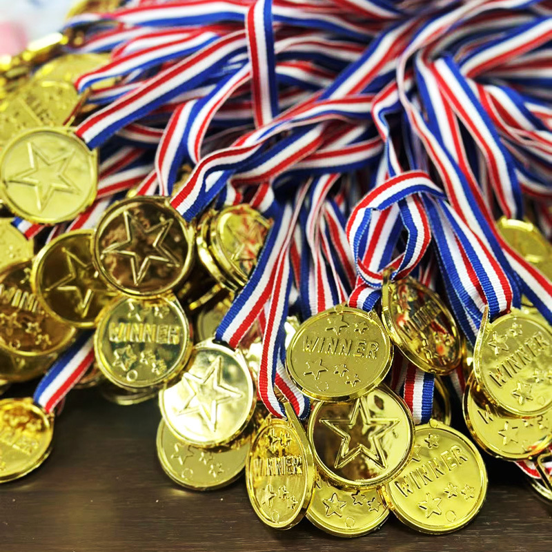 Spot gold medal gold plastic medal listed gold man with lanyard kindergarten sports primary school students stars
