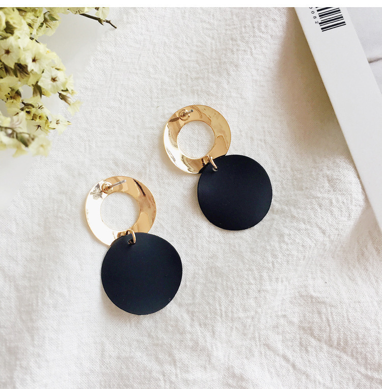 Japanese and Korean Popular Minimalist Arc Geometric Earrings, Elegant Minimalist Hollow Ring Pendant Earrings for Women