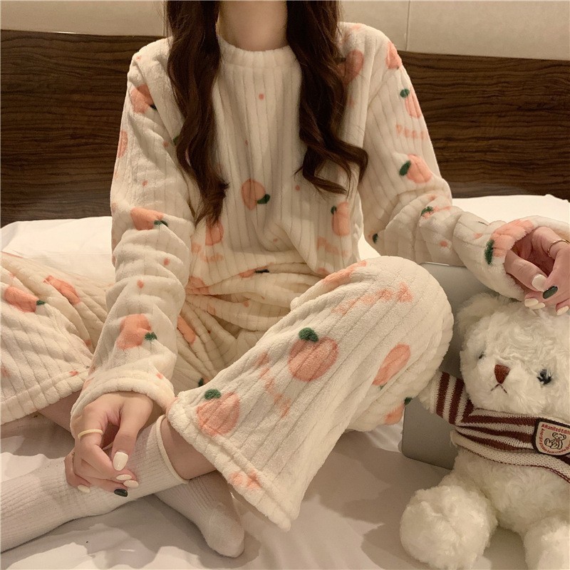 水蜜桃の熊の蝶結びのプリントのサンゴの絨毯の三日月の暖かいスーツの冬の快適な保温のパジャマの部屋の服の女性|undefined