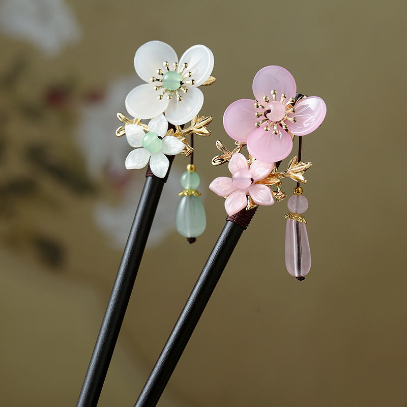 Chinese style flower pendant wooden hairpin vintage cheongsam Hanfu tassel accessories hairpin ancient style step shake hair accessories