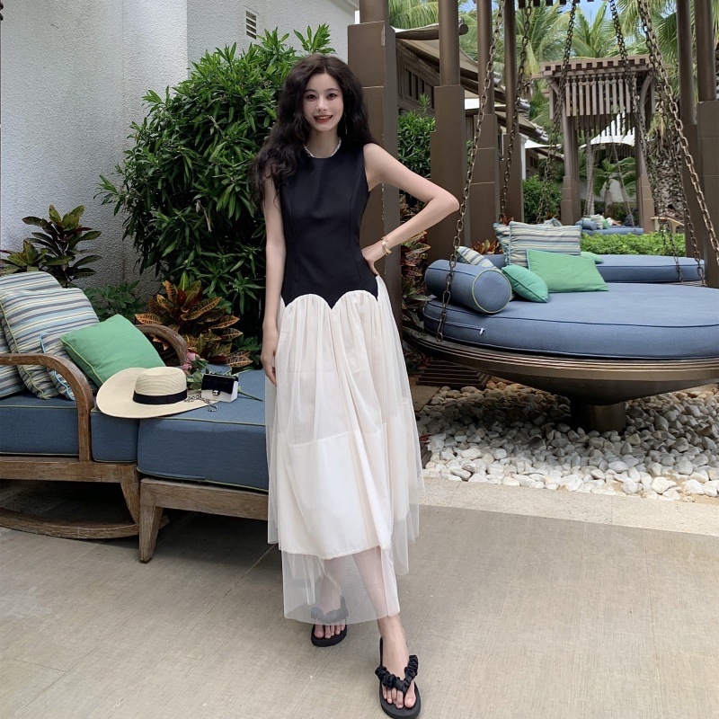 Socialite French style women's clothing dress 2024 Summer new light luxury high-grade temperament Hepburn style dress large swing skirt
