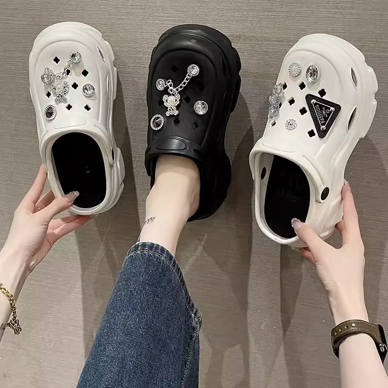 Beach platform hole shoes women's outdoor wear summer new DIY Internet celebrity increased non-slip platform closed toe sandals