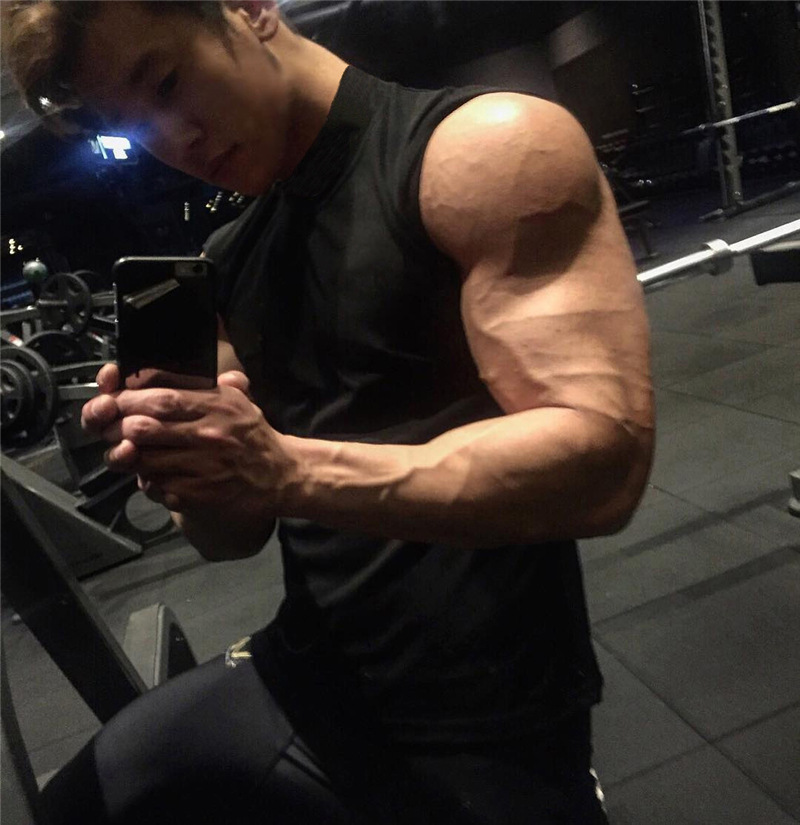 Men's Summer Tight-fit Sports Waistcoat Sleeveless T-shirt Fitness Basketball Vest Super Elastic Quick-drying Running Training Top