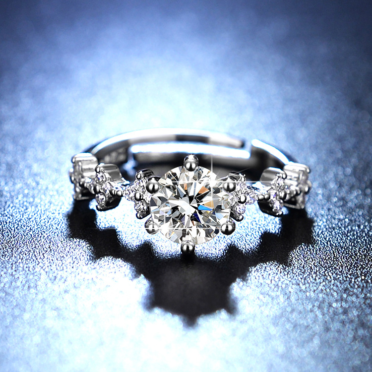 Factory new simulation diamond ring female four-leaf clover ring simulation Mosan diamond ring cross-border e-commerce live supply