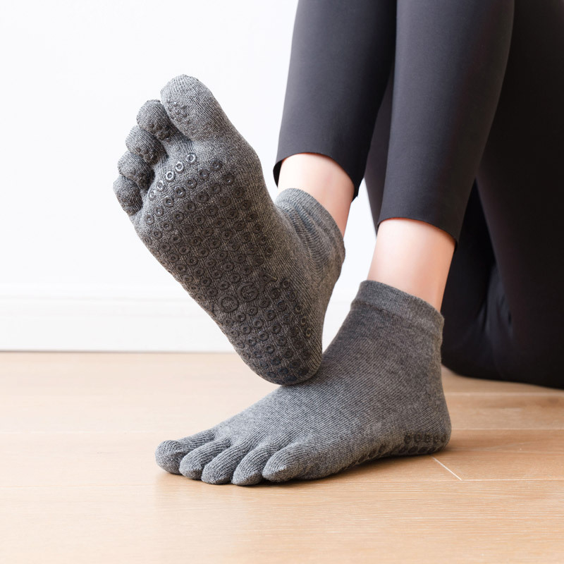 [Domestic hot sale] Combed cotton all-inclusive five-finger socks dispensing dance yoga socks Pilates Sports Fitness Socks