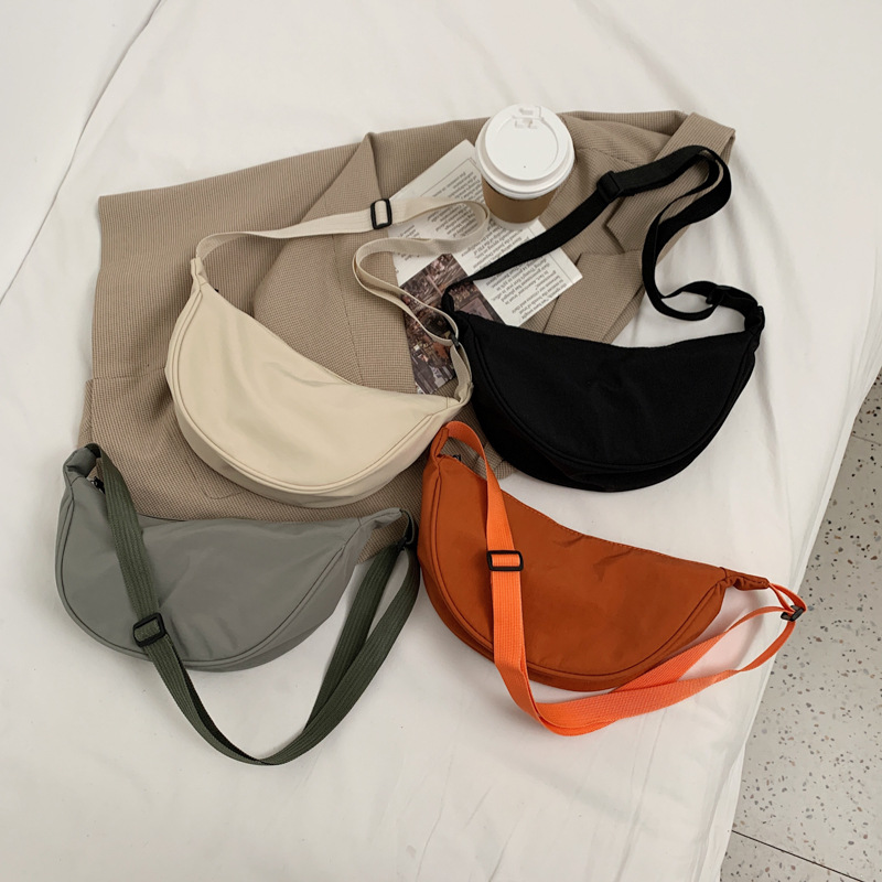 Nylon Crossbody Bag Women's 2022 New Fashionable Dumpling Bag Lightweight Small Satchel Underarm Bag Simple Shoulder Canvas Bag