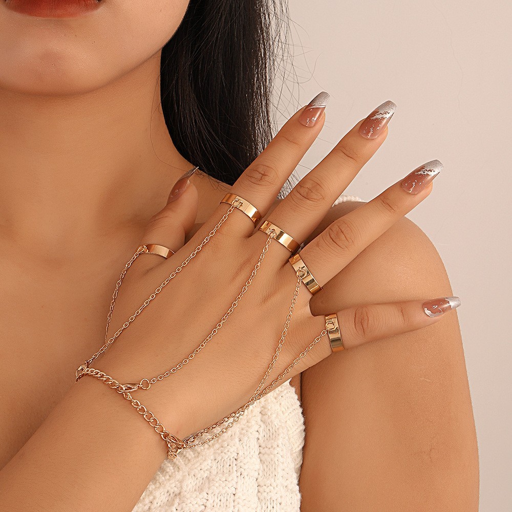 Fashionable Simple ins Style Butterfly Round Bead Finger Chain Niche Design Personalized Geometric Street Photography Ladies Elegant Bracelet