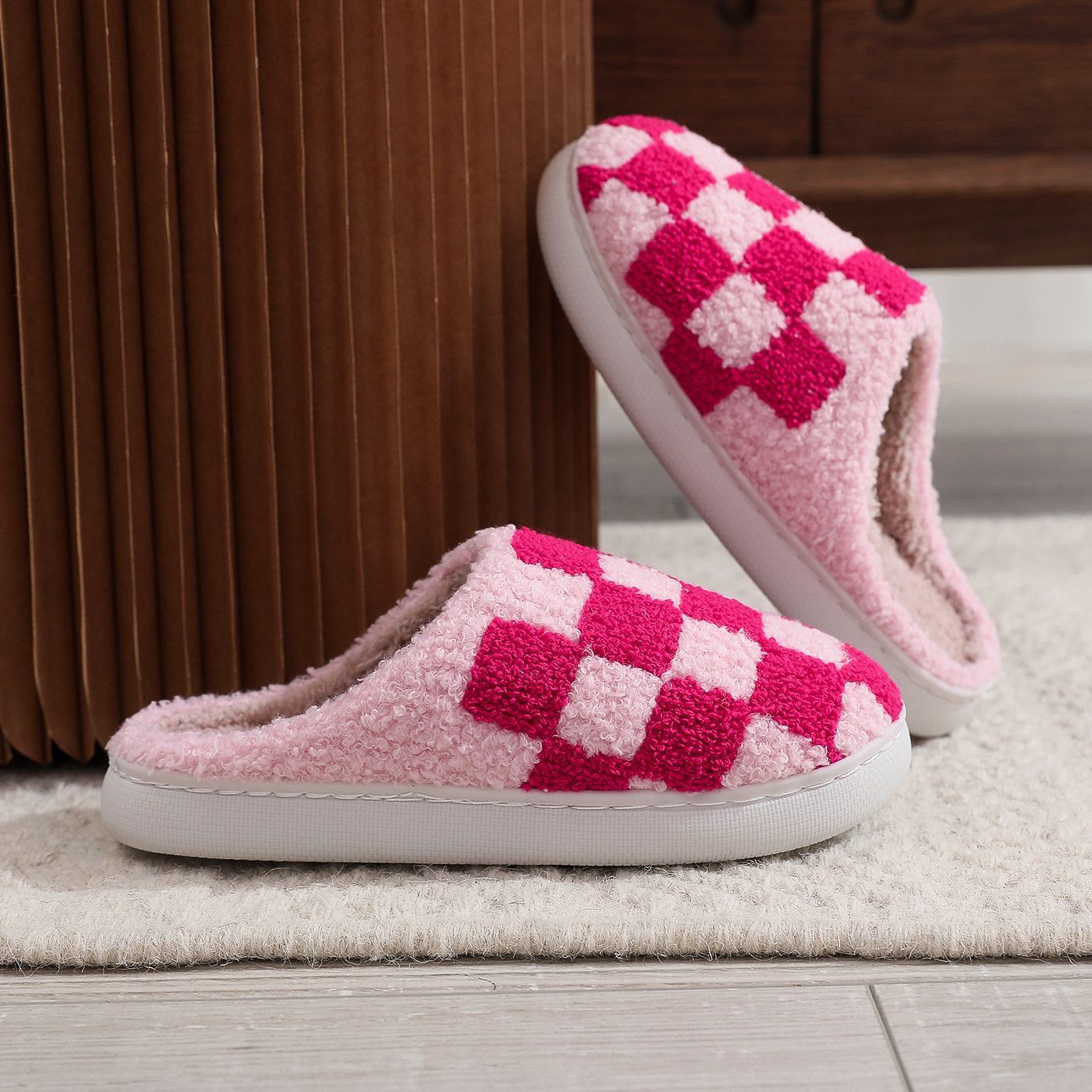 2024 Explosions Smiley Cotton Slippers Men's and Women's Home Winter Chessboard Plaid Embroidered Mao Mao Slippers Cross-border Wholesale