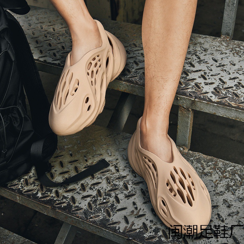 外国貿易の大きいサイズのサンダルの夏の侃爺yeezyココナッツの洞の靴の男女は渓の靴のカジュアルな柔らかい底のビーチの靴を追跡します。|undefined