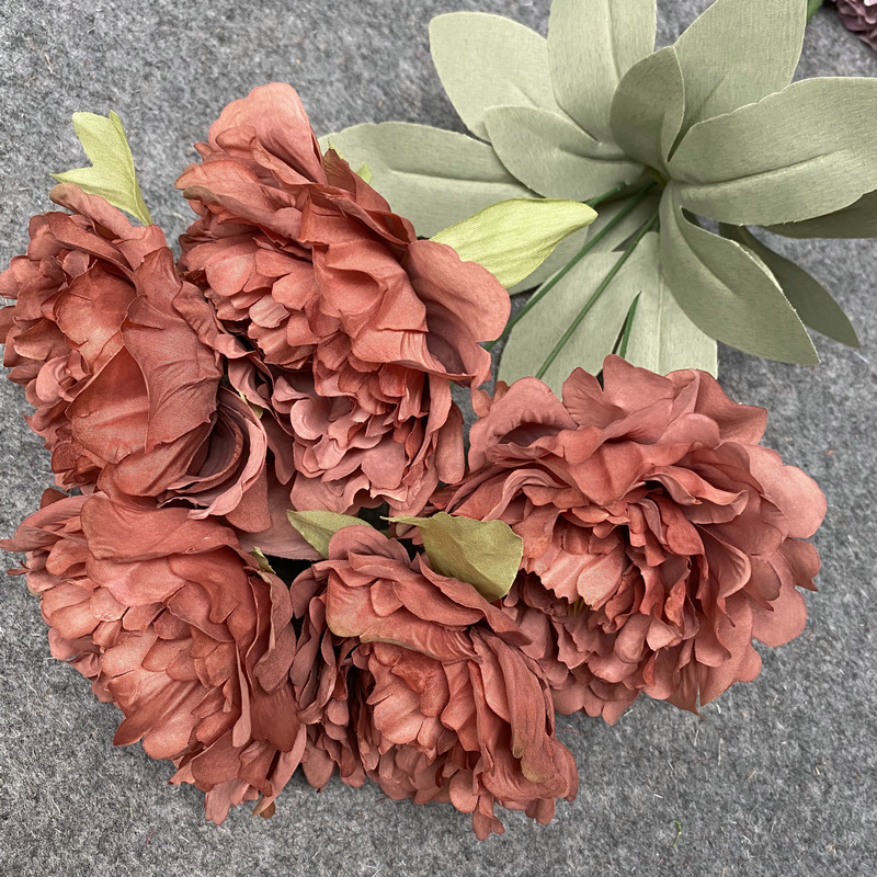 Autumn color with leaves to bundle caramel color
