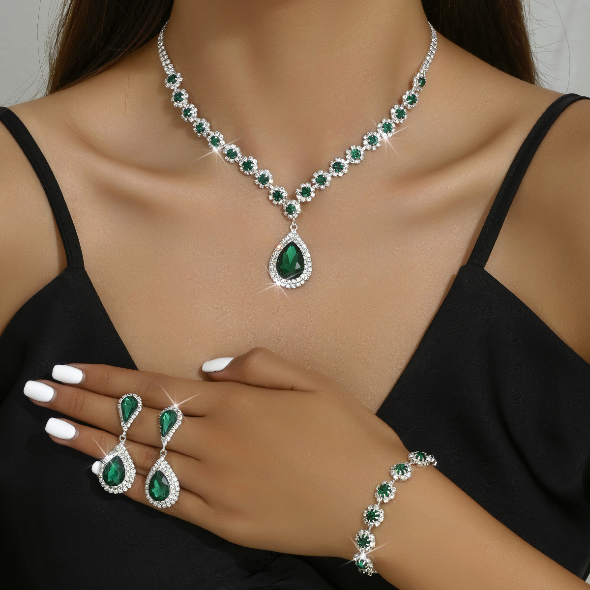 Factory wholesale wedding bridal jewelry suit necklace stud earrings bracelet three-piece set full diamond flower multi-color suit