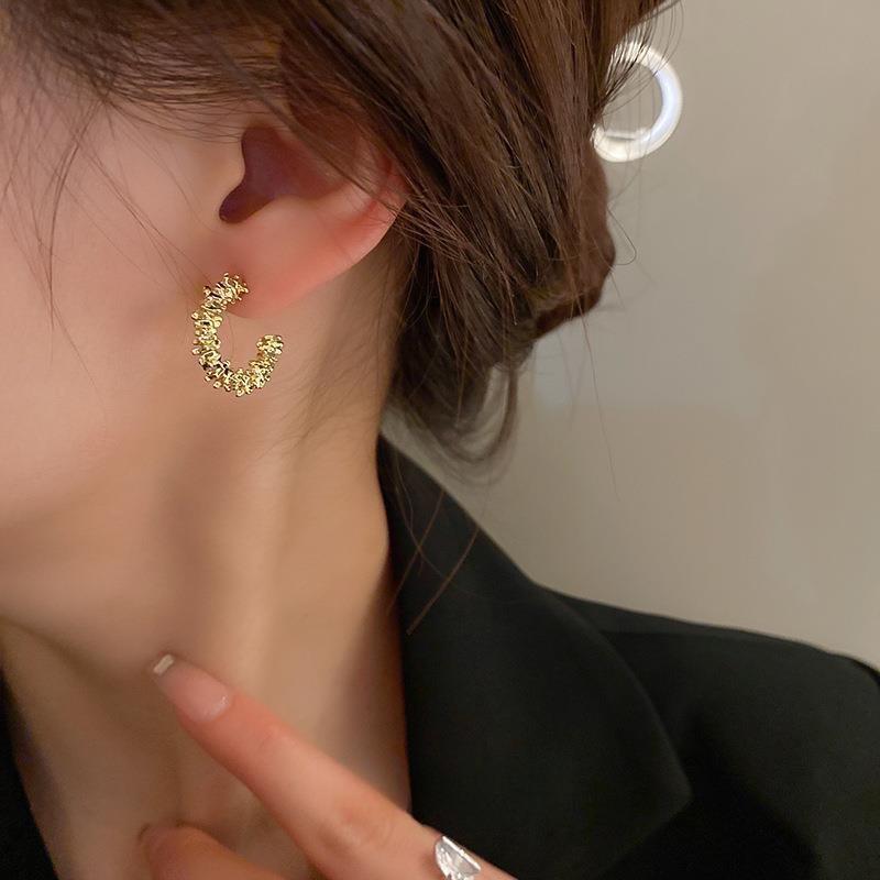 Broken Silver Elegant C Ring French Earrings Niche Design Sense Light Luxury High Sense 2023 New Fashionable Earrings for Women