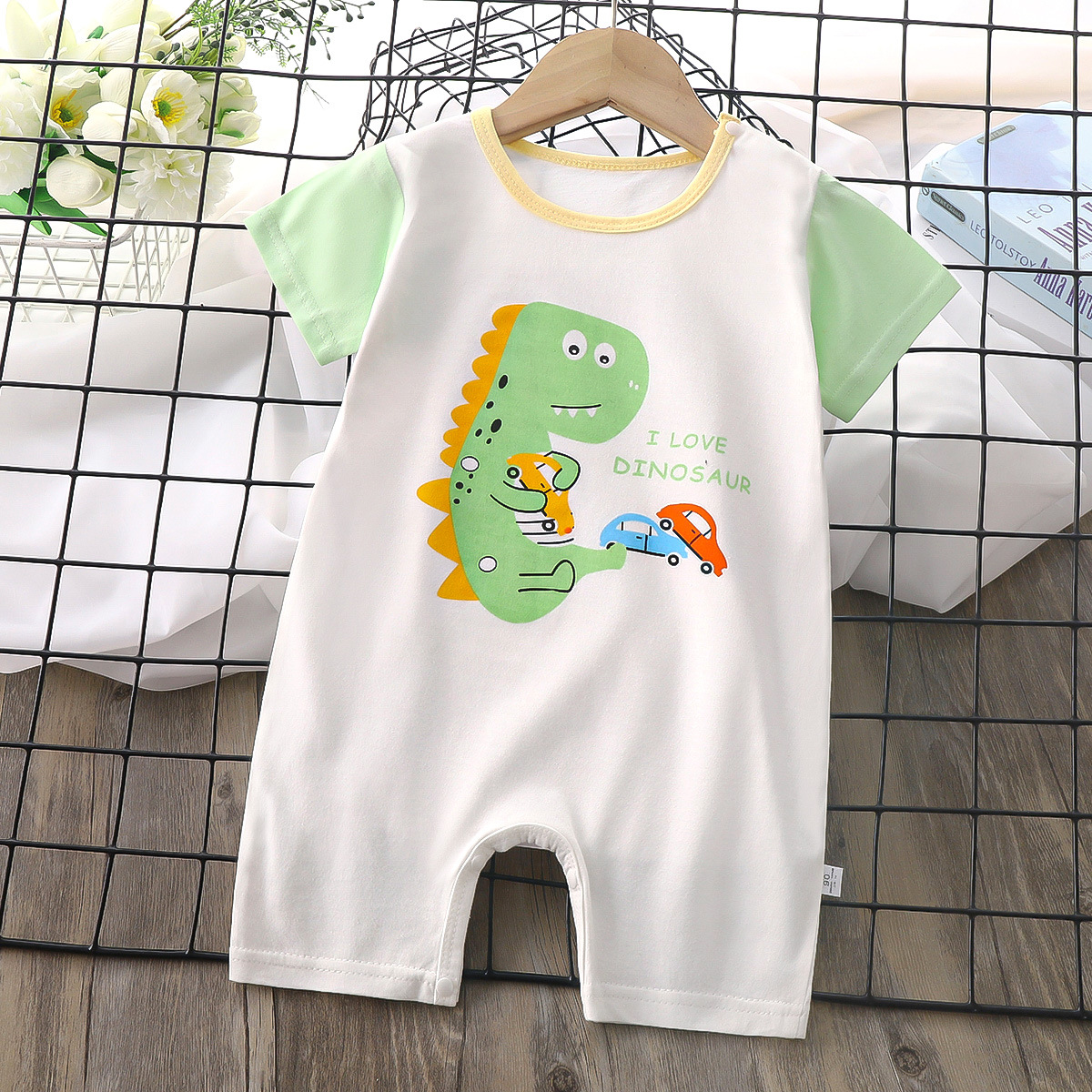 H04-Short Climb Dinosaur Pull