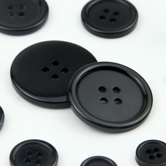 Resin Button Two-eye Bread Buckle Black Transparent Button Four-eye Thin Edge Wide Edge White Lining Coat Button Accessories