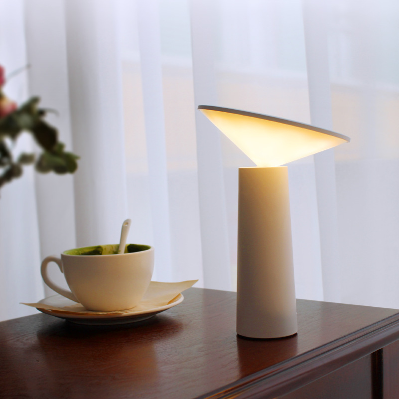Cross-border hot selling led table lamp Nordic simple atmosphere table lamp usb charging creative decoration restaurant bedside night light