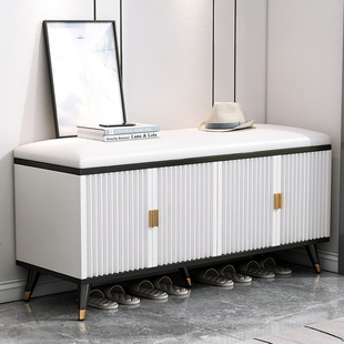 亿家达 You can sit on the door of the shoe stool.