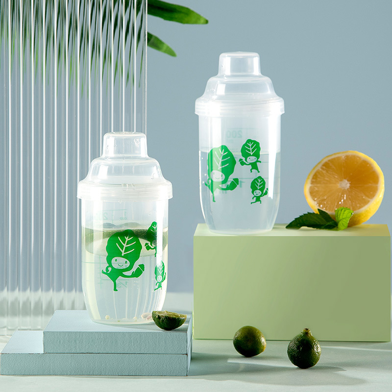 Sports accompanying carrying shaking cup watertight powder milkshake cup scale 200ml large diameter drinking cup customization