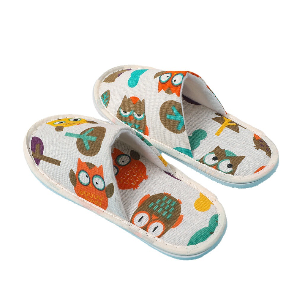 Star hotel disposable children's slippers wholesale B & B parent-child room children's cartoon slippers home closed toe non-slip