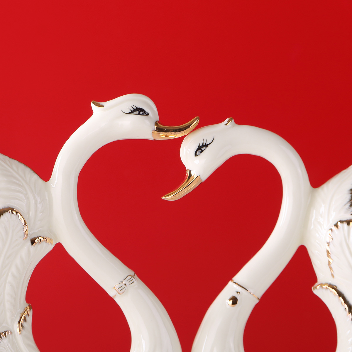 Swan ceramic ornaments home accessories living room desktop furnishings creative girlfriends wedding gifts factory direct wholesale