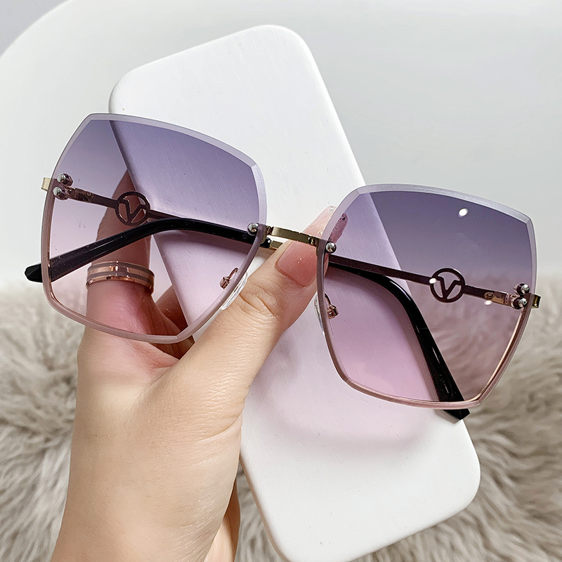 金屬抄片方形大框墨鏡批發2024新款時尚女士太陽鏡sunglasses眼鏡