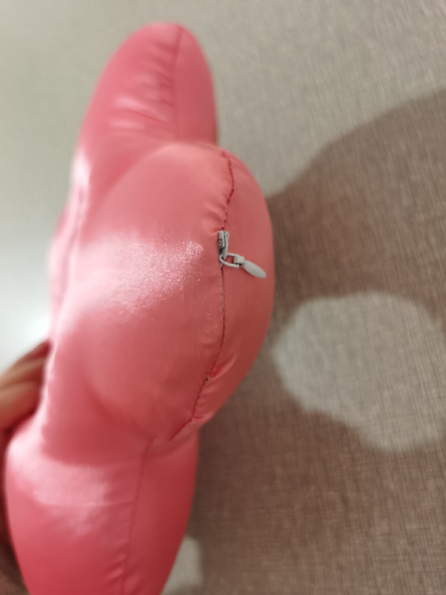 2023 New Small Peach Blossom Silk Satin Donut Ear Holes Repair Ear Pillow Medical Side Sleeping Pillow