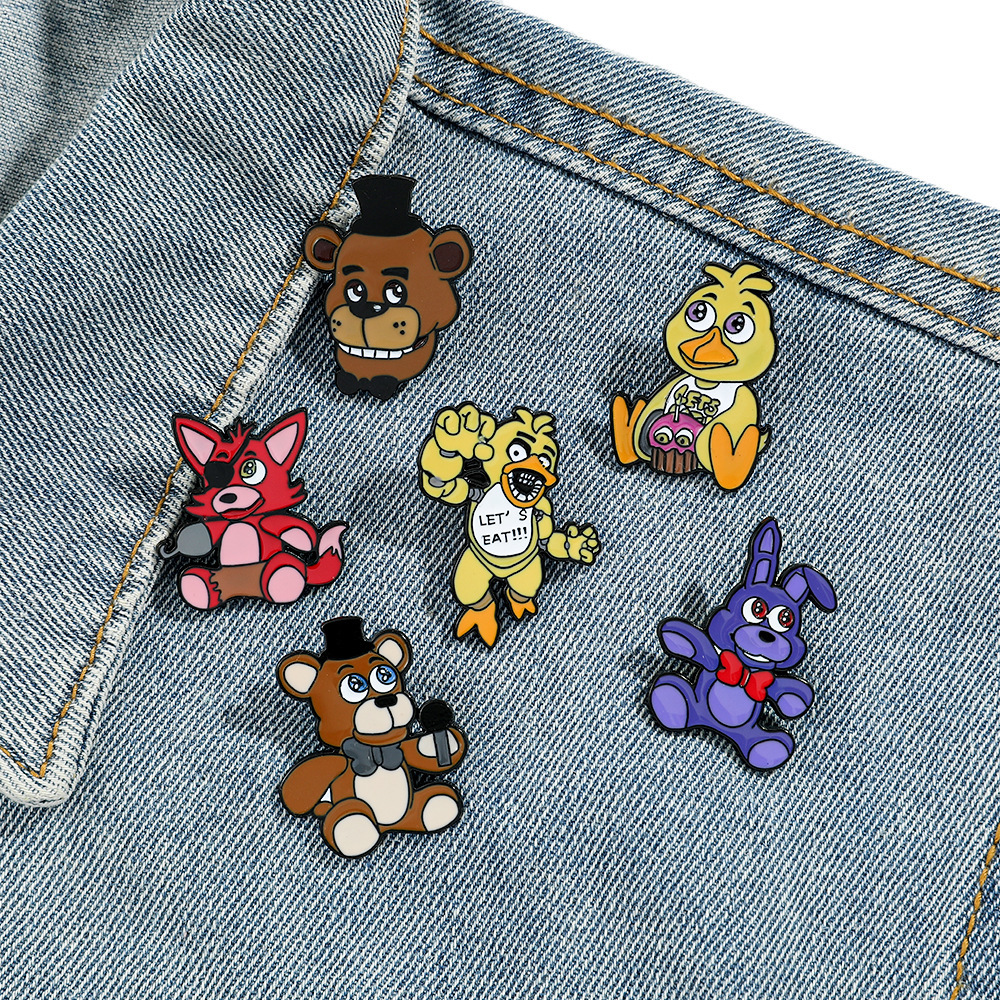 European and American cartoon horror adventure thriller game character peripheral metal badge toy bear brooch alloy accessories