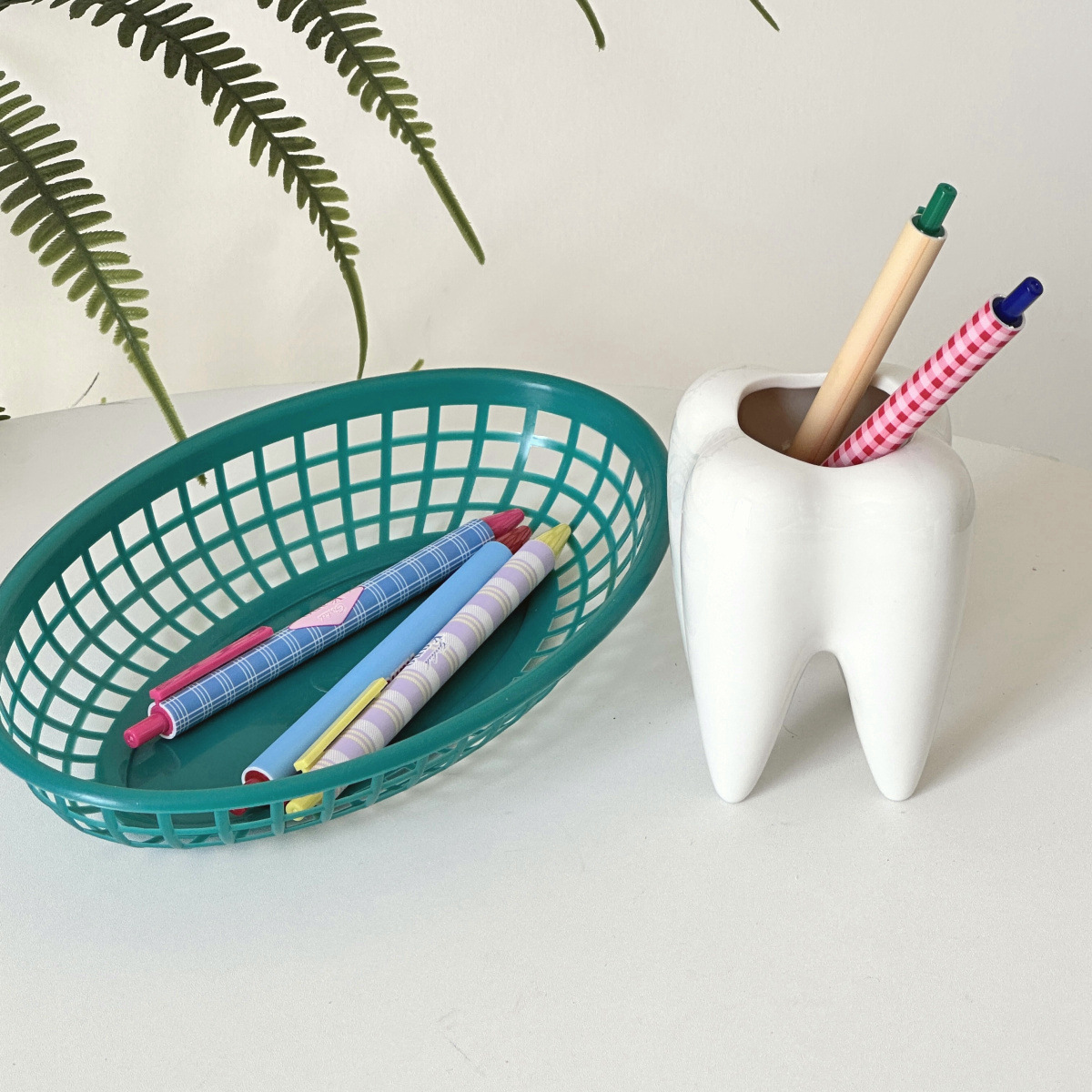 Toothbrush Holder Storage Bucket Personality Decorative Teeth Pen Holder Creative Birthday Gift Ornaments Desktop Office Desk