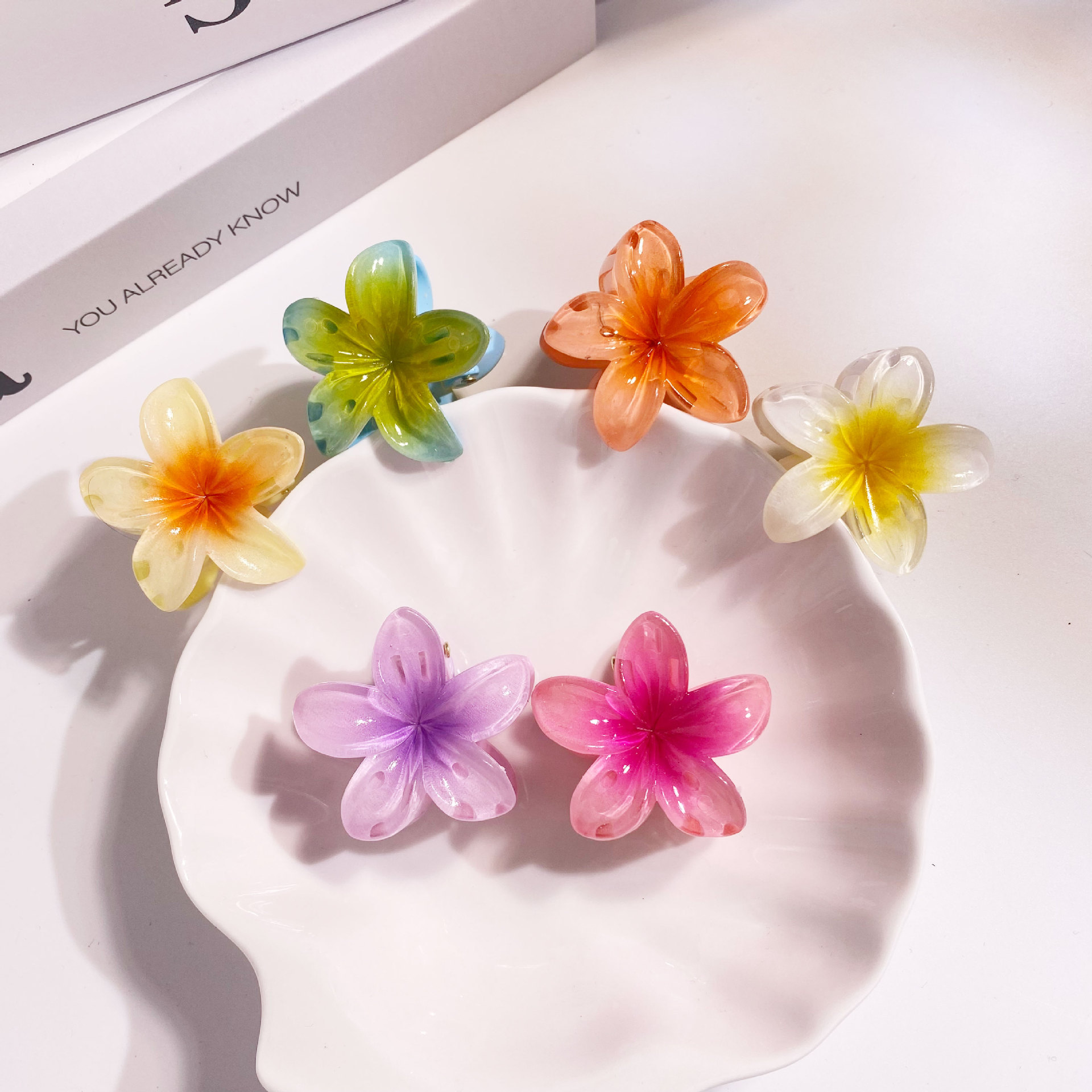 Mini small size 4cm Egg Flower Hairpin Amazon Explosions Seaside Holiday Style Grab Clip Dopamine Gradient Color
