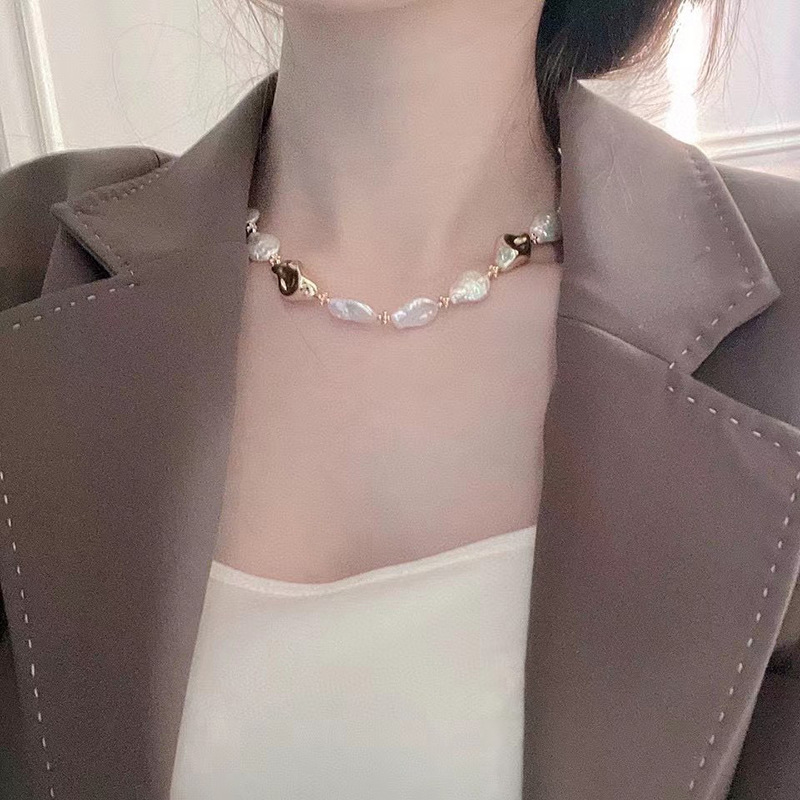 Natural Baroque - Shaped Clavicle Chain - Women's Ins - Style Small - Niche Retro Heart - Shaped Freshwater Pearl Necklace with High - End Sense