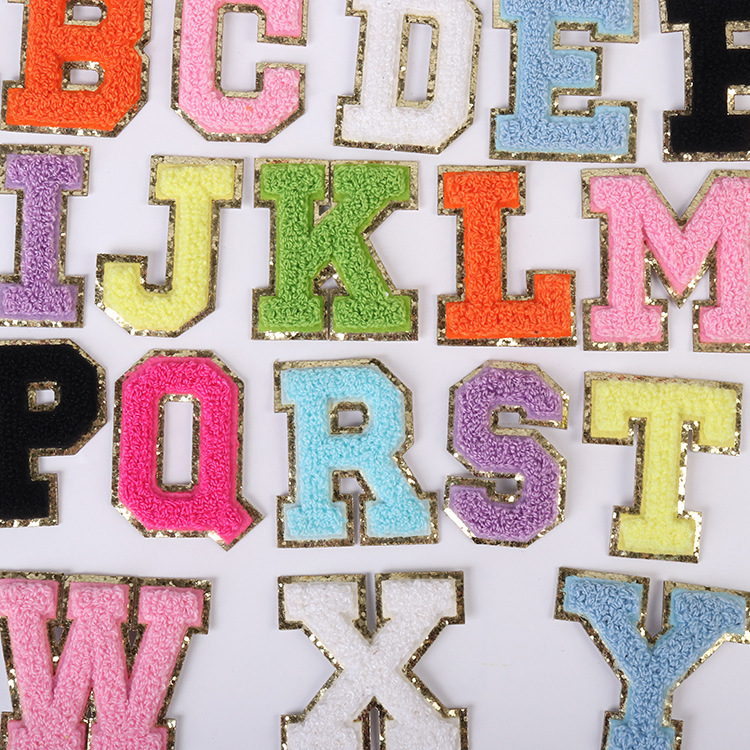 5.5cm自己粘着タオル刺繍文字パッチ金辺英語アルファベット服装補助材料シェニール刺繍布パッチ|undefined