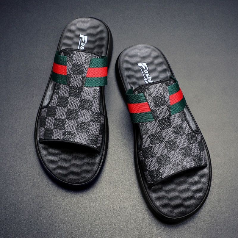 Sandals Men's 2025 Summer New Plaid Beach Shoes Sandals Outdoor Casual Trendy All-match Slippers Vietnam Men's Shoes