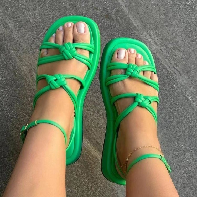 Foreign trade summer new round toe buckle platform sandals women's foreign trade plus size outer wear woven beach sandals