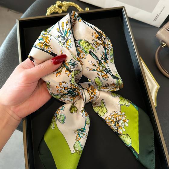 New Silk scarf women's fashionable all-match high-grade small square scarf neck scarf spring and autumn retro scarf tie bag