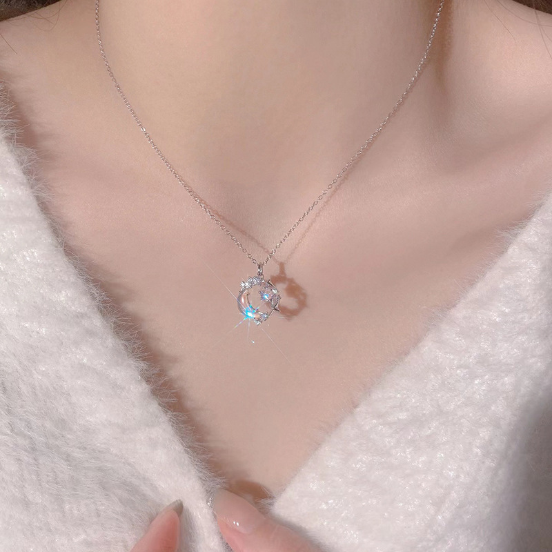 星の月のネックレスの女性の軽豪華な大衆の設計星の月のペンダントのステンレスの甘い夢幻の瑠璃石の鎖|undefined