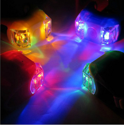 Factory wholesale bicycle light 6 generation frog light AG10 battery light led bicycle warning light riding accessories