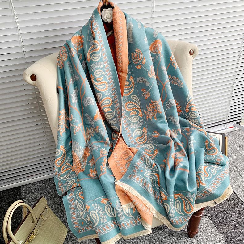 Little Red Book recommend celebrity same style air-conditioned room shawl Outdoor Women's summer cashmere-like tassel warm thickened scarf