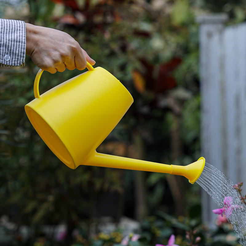 Taiyuan 1.8L Yellow Watering Kettle Flower Watering Kettle Plastic Garden Long Mouth Watering Kettle Gardening Tools Watering Kettle