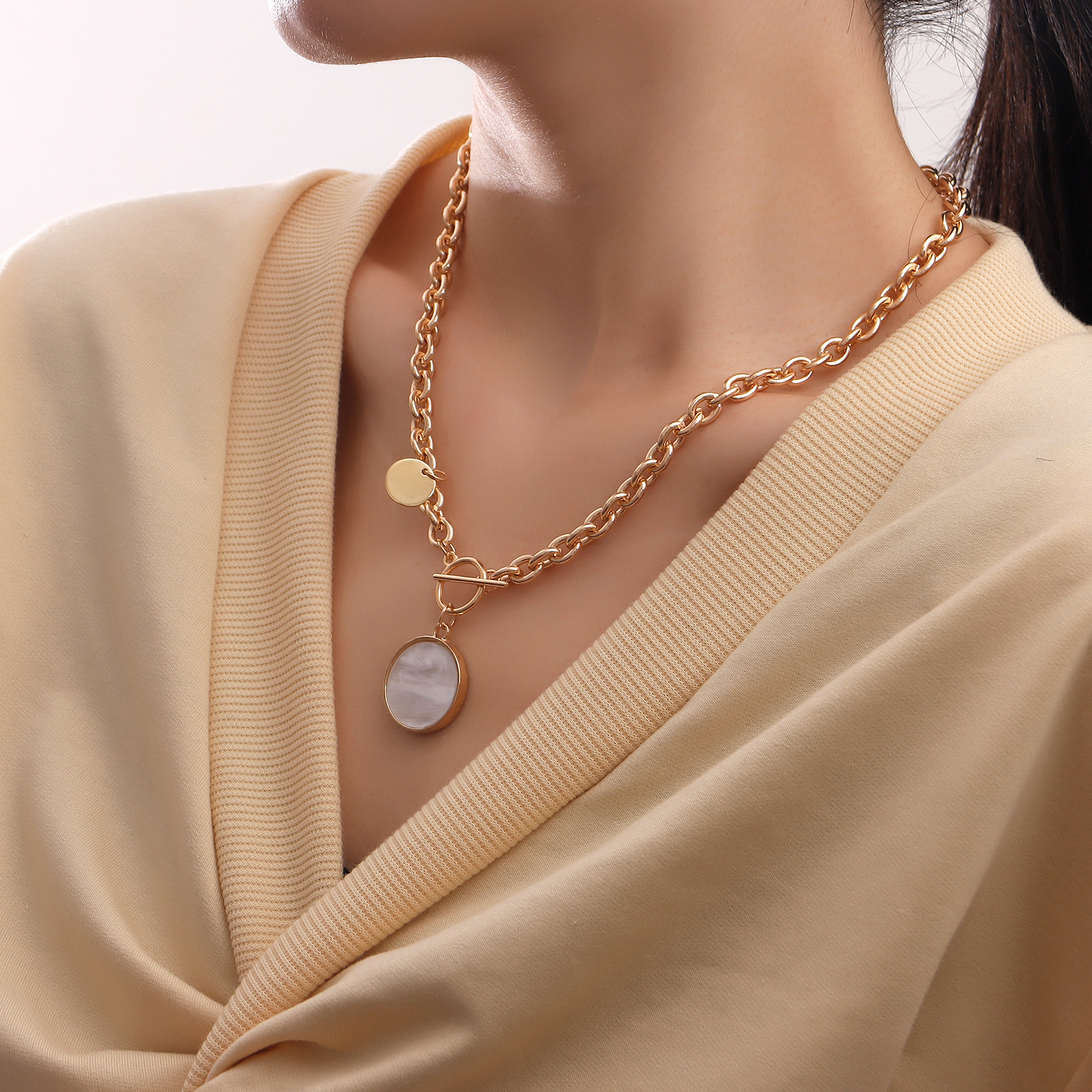 Jewelry punk clavicle chain niche design fritillary necklace women's trendy alloy sweater chain necklace