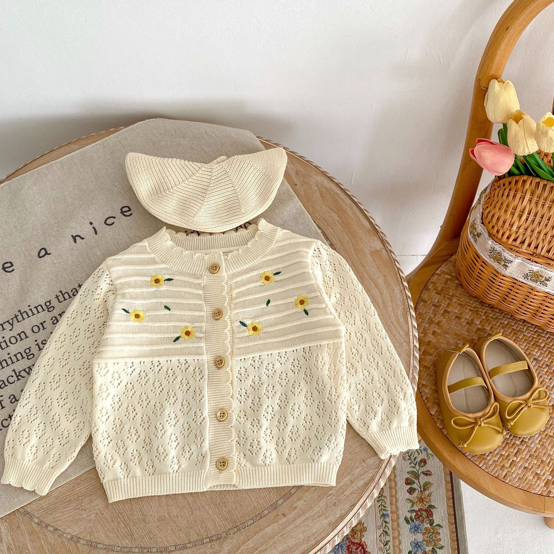 Spring and Summer 2023 New Flower Embroidered Hollow Long-sleeved Coat Sunscreen Air Conditioning Cardigan Long-sleeved Knitted Coat