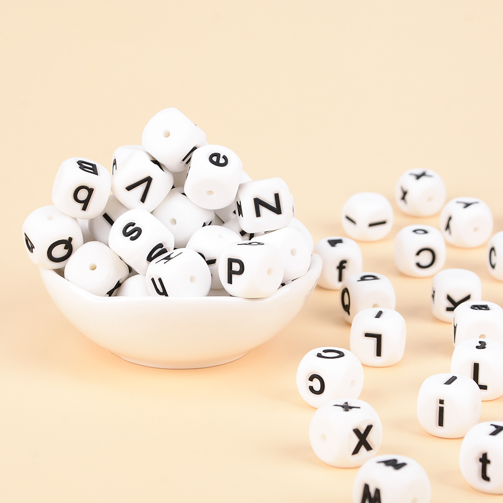 Silicone English alphabet beads pacifier chain DIY alphabet beads 15mm silicone alphabet beads bracelet necklace accessories