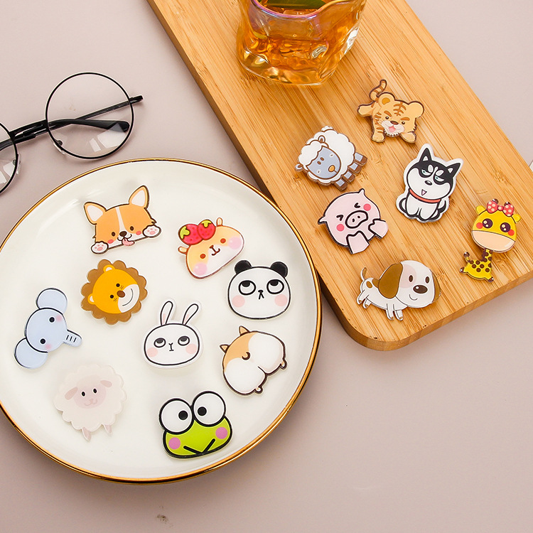 Creative soft cute acrylic cartoon badge cute small animal brooch schoolbag accessories pendant pin patch customization