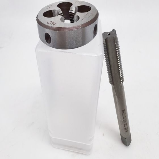 Tap die suit 2 high speed steel straight groove hand suit M8M10 * 1M14*1.5M16M18M20*1.5
