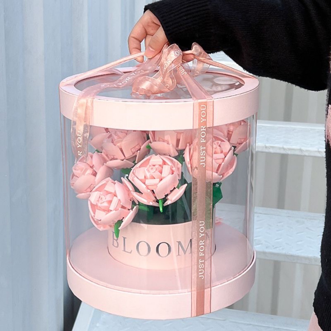 Rose Blocks Hug Bucket Compatible with Lego Eternal Flower Gift Box Pair Blocks Toys for Girlfriend Christmas Gift