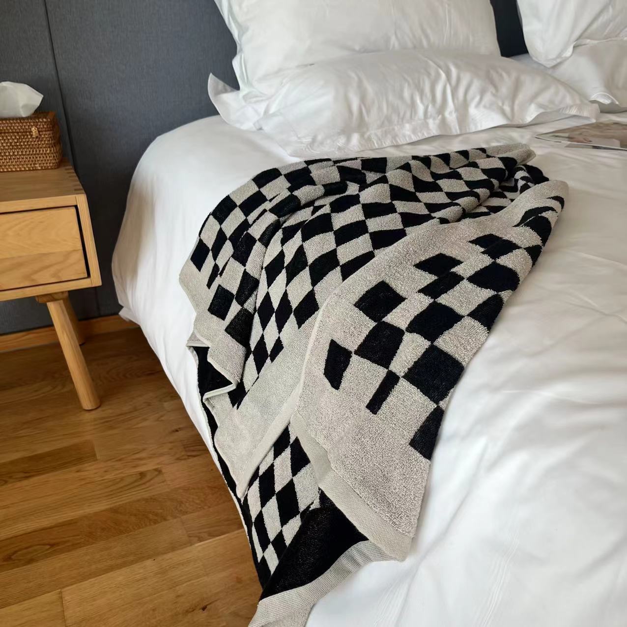 Live with goods color matching retro checkerboard ins cotton towel towel gift a generation of cotton absorbent