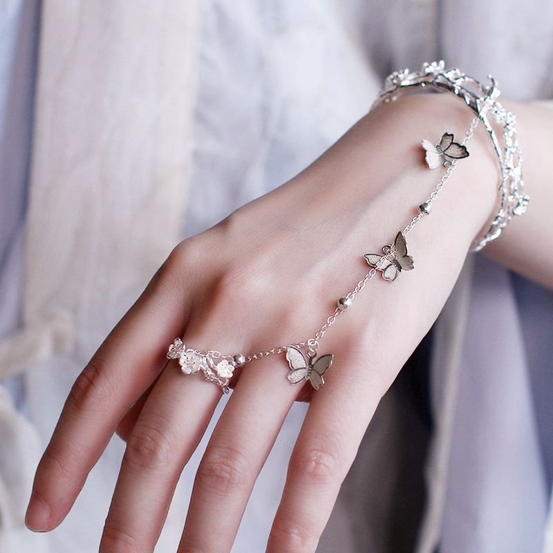 Emperor blessing flower city silver butterfly bracelet ancient style hanfu ring bracelet integrated ancient costume bracelet jewelry gift accessories