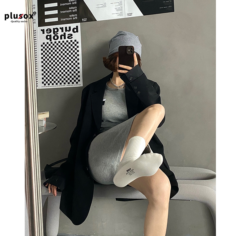 plusox socks women's tube socks ins trendy black sports autumn and winter couples white socks solid color with leather shoes men